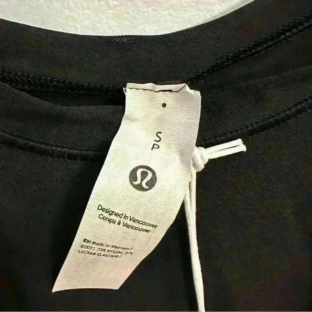 Lululemon Body Suit. Size 2 - Picture 4 of 4